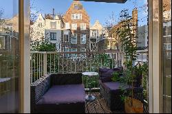 Charming 2-Room Apartment with Balcony in the Heart of Amsterdam