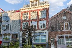 Charming 2-Room Apartment with Balcony in the Heart of Amsterdam