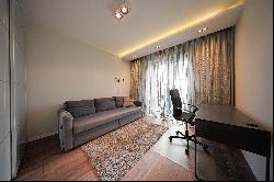 Excellent apartment with three bedrooms and two parking spaces in Izgrev distric