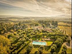 Beautiful Podere with a view of San Gimignano