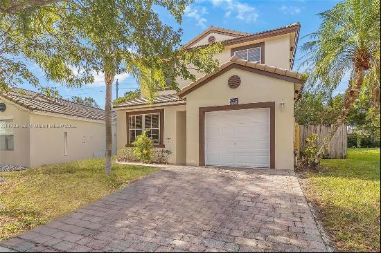 1316 SE 18th Ter, Homestead FL 33035