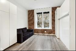 453 West 22Nd Street 2R In Chelsea, New York