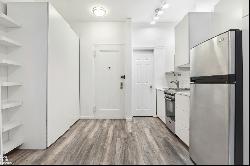 453 West 22Nd Street 2R In Chelsea, New York