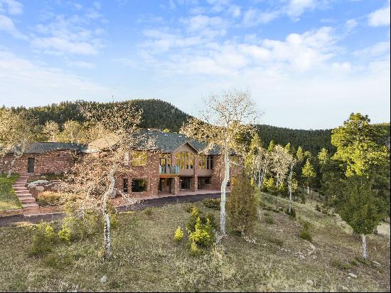 Private Mountain Retreat with Scenic Mountain Views and Absolute Privacy