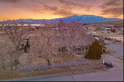 Charming Lemmon Valley farmhouse