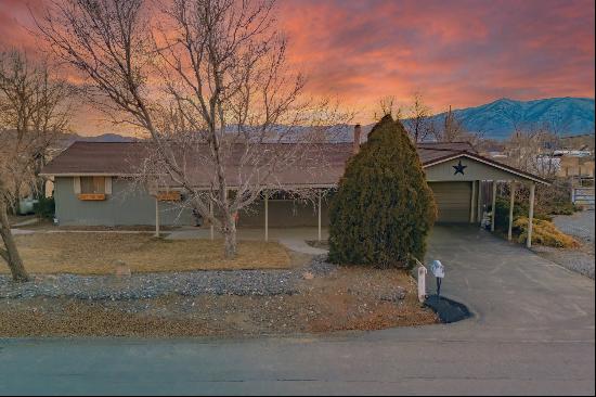 Charming Lemmon Valley farmhouse