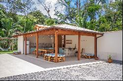 Exclusive villa in Paraty with private access to a waterfall