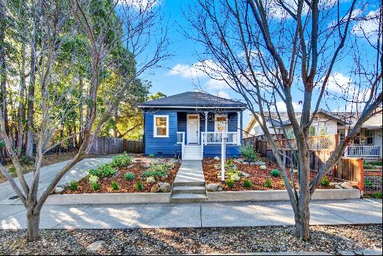 Beautifully Renovated Downtown Napa Bungalow