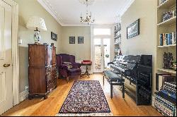 Deodar Road, Putney, London, SW15 2NN