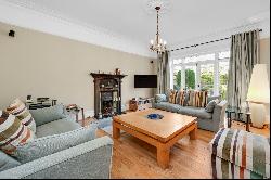 Wolsey Road, East Molesey, Surrey, KT8 9EW