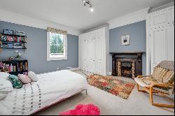 Wolsey Road, East Molesey, Surrey, KT8 9EW