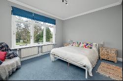 Wolsey Road, East Molesey, Surrey, KT8 9EW