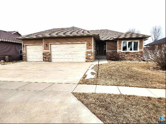 4712 E Mangrove St, Sioux Falls SD 57110