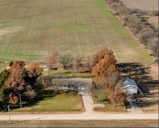 843 N Chisholm Trail, Newton KS 67114