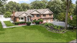 41 Golf Lane, Huntington NY 11743