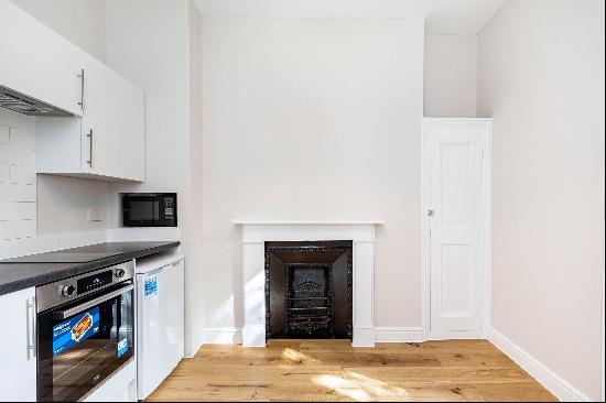 A studio flat to rent in Marylebone W1.