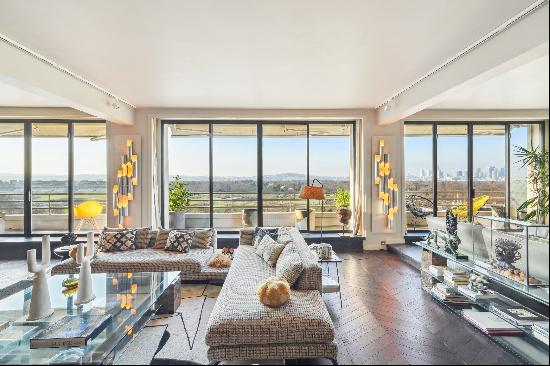 Superbe Penthouse en Duplex avec Vue Panoramique sur Paris