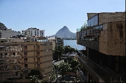 Duplex penthouse with a spacious terrace and stunning views of Lagoa and Dois Ir