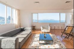 Penthouse with panoramic oceanfront views in Copacabana