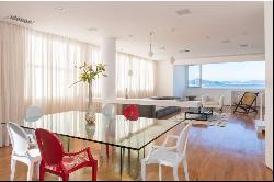 Penthouse with panoramic oceanfront views in Copacabana