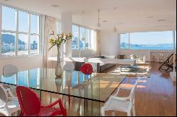 Penthouse with panoramic oceanfront views in Copacabana