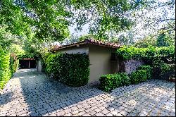 Chilean style two -Story house in El Huinganal