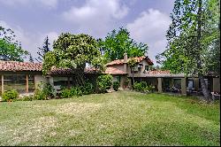 Chilean style two -Story house in El Huinganal