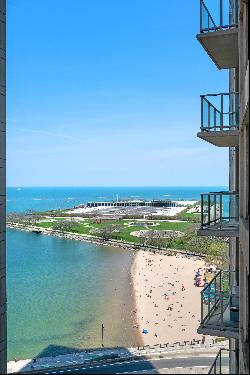 Great Condo on Lake Shore Dr 