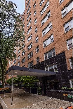 Mid-Century Alcove Studio in Lenox Hill