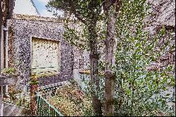 House to renovate in a private cul-de-sac, 5 bedrooms, with garden and parking