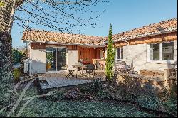 Spacious 5-Bedroom Home with Pool in Saint-Médard-en-Jalles