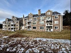 Condo in West Windsor