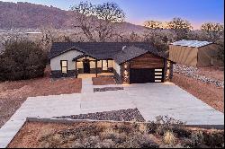 Brand-New Moab Home with Red Rock Views and Custom Touches