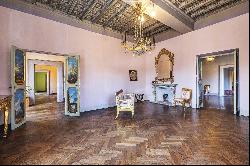 Prestigious historic residence in the heart of Rome