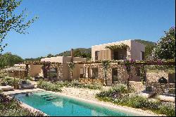 Prime Plot with Panoramic Views and Villa Project For Sale In Ibiza