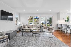 15 Glen Way, Cold Spring Harbor, NY 11724