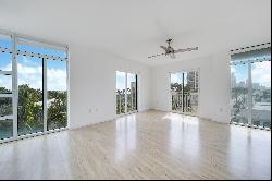 7600 Collins Ave,Miami Beach, FL, 33141