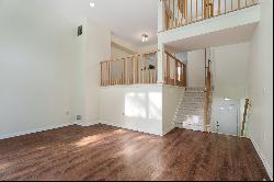 Fresh and Bright Windsor Haven Townhome Near Princeton Jct.