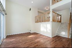 Fresh and Bright Windsor Haven Townhome Near Princeton Jct.