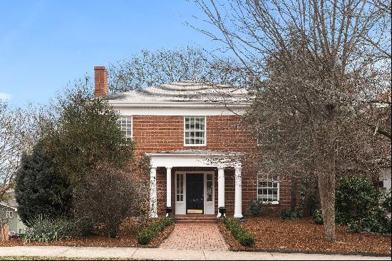 Stately Georgian home in Historic Midtown Garden District