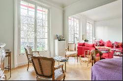 Paris 7th District - Avenue of Breteuil - 2 bed apartment