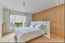 Sale - Apartment Paris 8th (Europe)