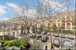 Sale - Apartment Paris 8th (Europe)