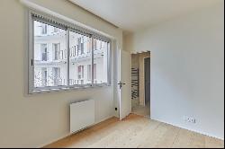 Sale - Apartment Paris 8th (Europe)