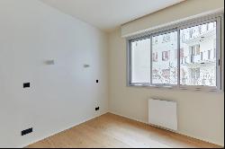 Sale - Apartment Paris 8th (Europe)