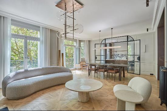 Paris 7th District - An exceptional 4-bed apartment