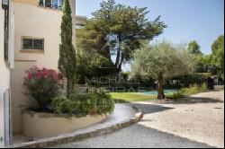 Sole agent - Near Cannes - Le Cannet Town Hall - Renovated villa