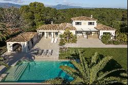 Mougins - Splendid provencal in a gated domain