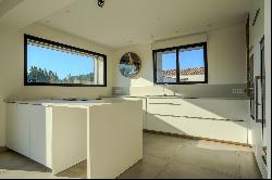 Contemporary House and Annexes - Fully Renovated in 2021