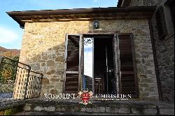 SUSTAINABLE COUNTRY HOUSE WITH BIO-LAKE FOR SALE IN UMBRIA, CITTÀ DI CASTELLO